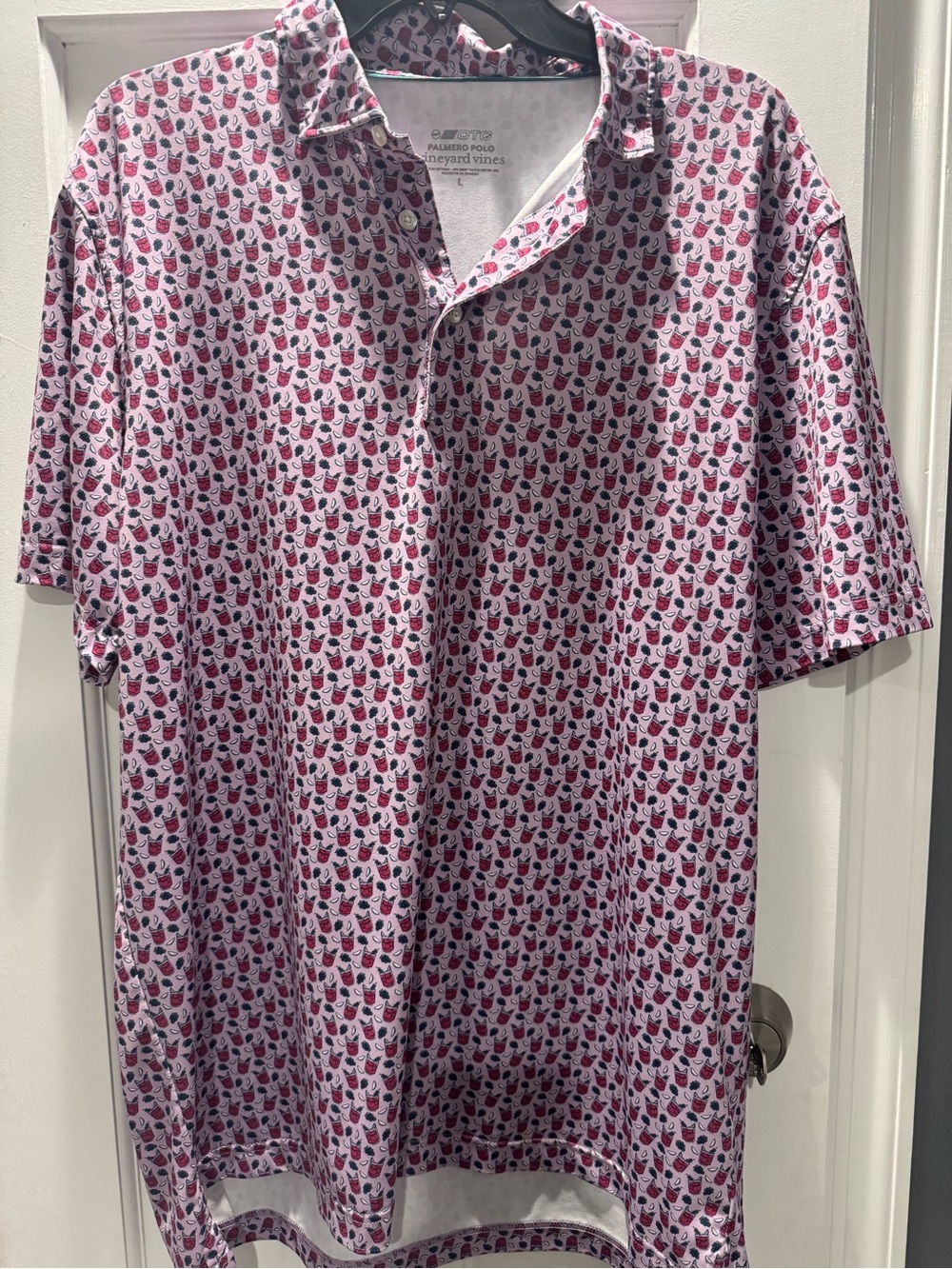 Vineyard Vines Palermo performance polo  Men’s shirt with novelty cocktail motif